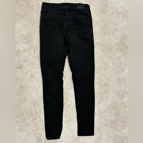 Levi’s High Rise Black Skinny Jean - Picture 3 of 5